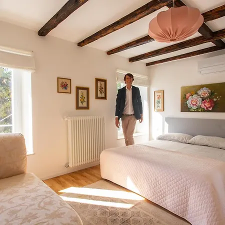 Ora Et Labora דירה *