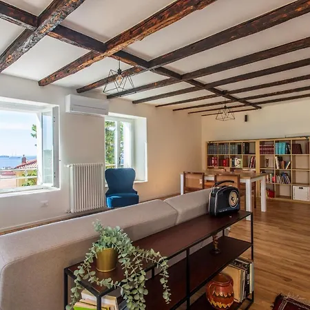 Ora Et Labora * 的里雅斯特